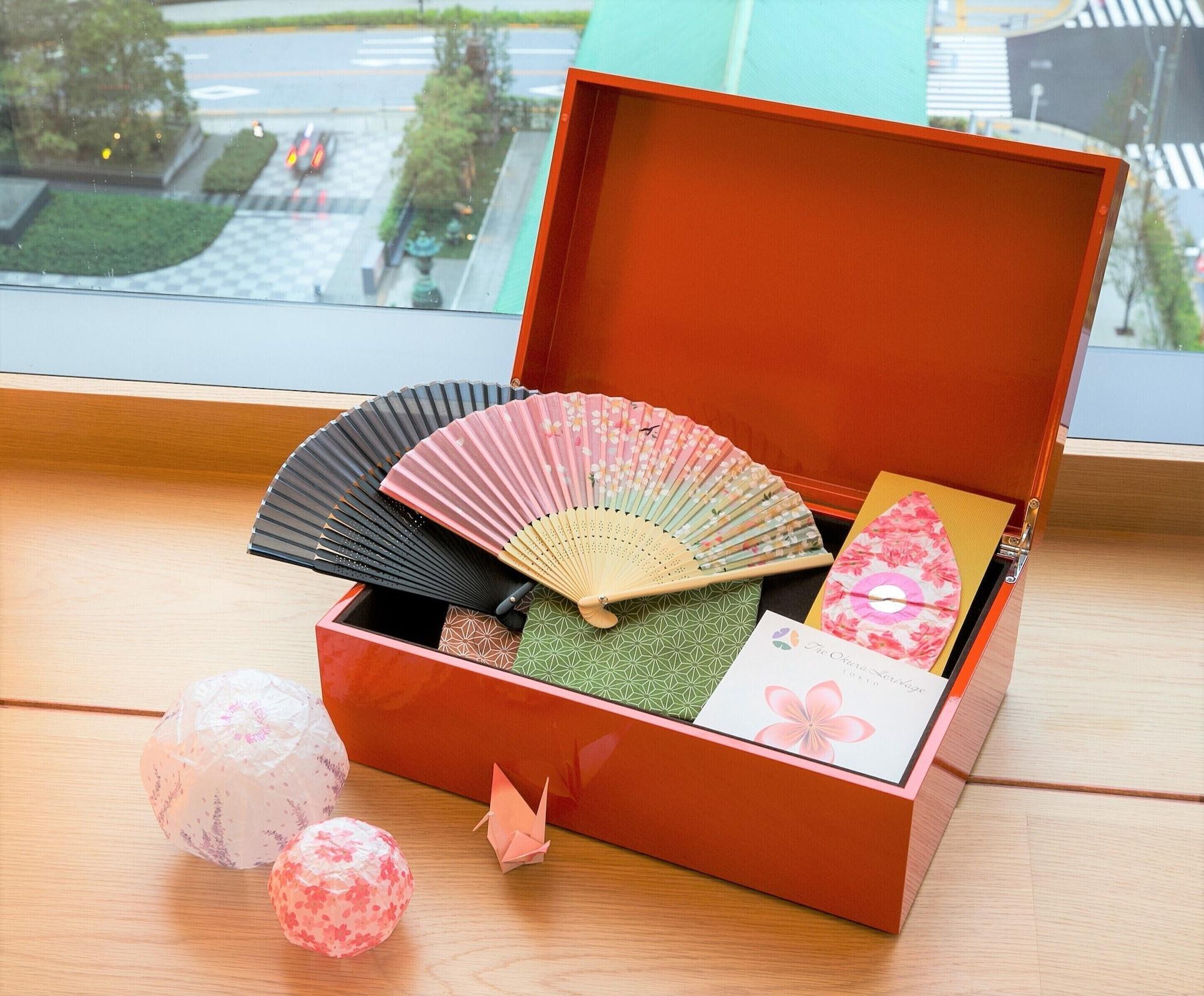 The Okura Tokyo Hotel Ngoại thất bức ảnh A set of traditional Japanese gifts
